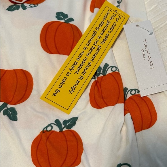 Tahari girl pumpkin pajamas​ - Picture 4 of 5